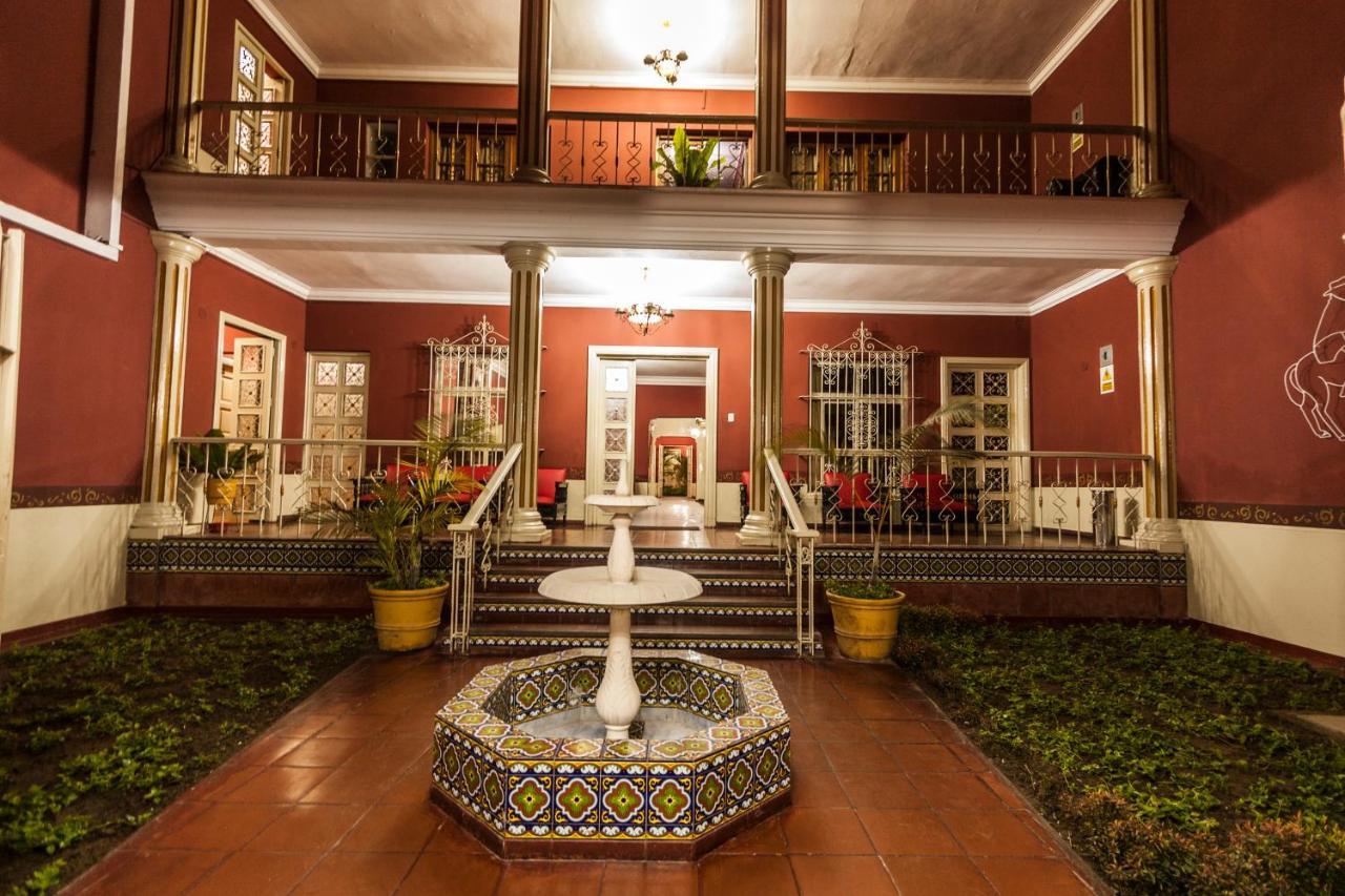 Hotel Colonial Trujillo Exterior photo