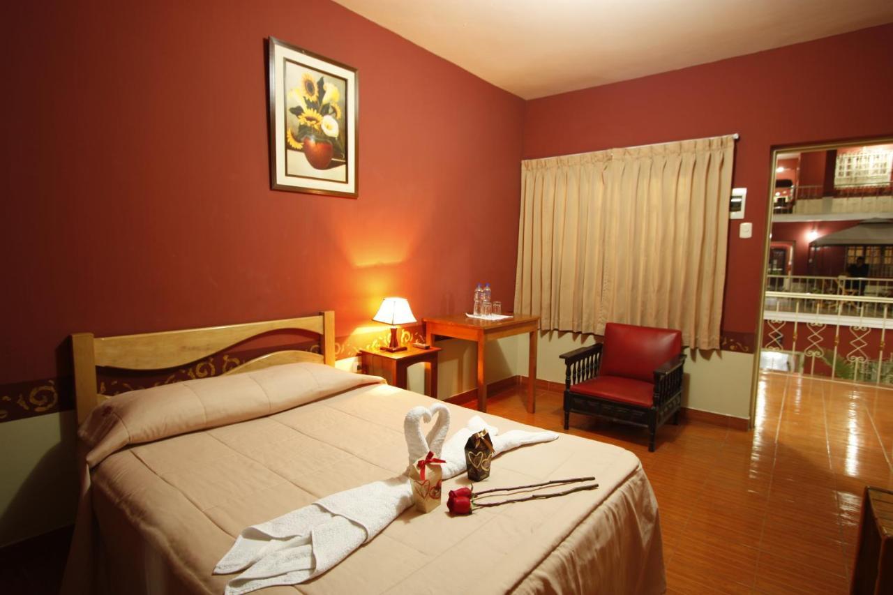 Hotel Colonial Trujillo Exterior photo